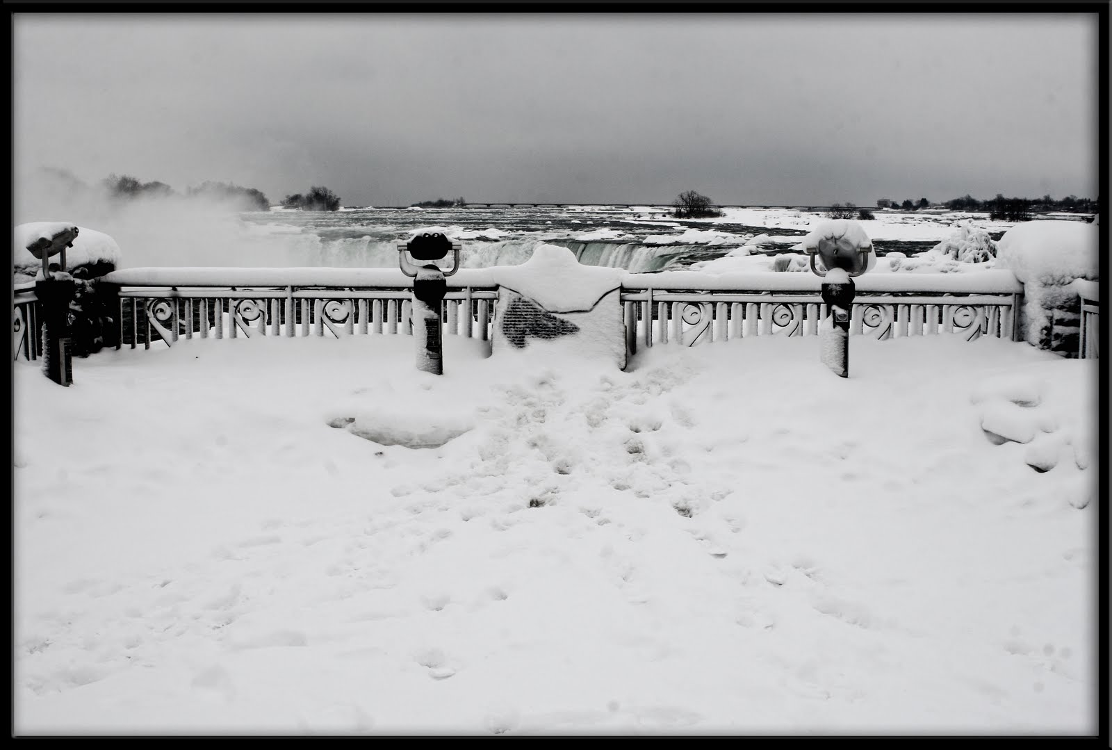 Les chutes du Niagara...sous la neige